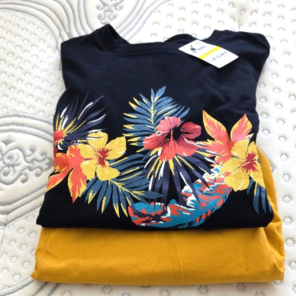 NWT American Rag Floral Men's Top (Medium) and Goodfellow Co. Shorts (32) BUNDLE